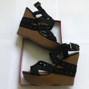 Gianni Bini Heels Strap black woven like new